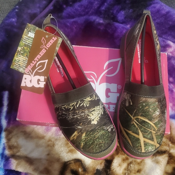 RealTree Girl Camouflage and Pink Women's Size 7 Slip On Shoes - Picture 5 of 7